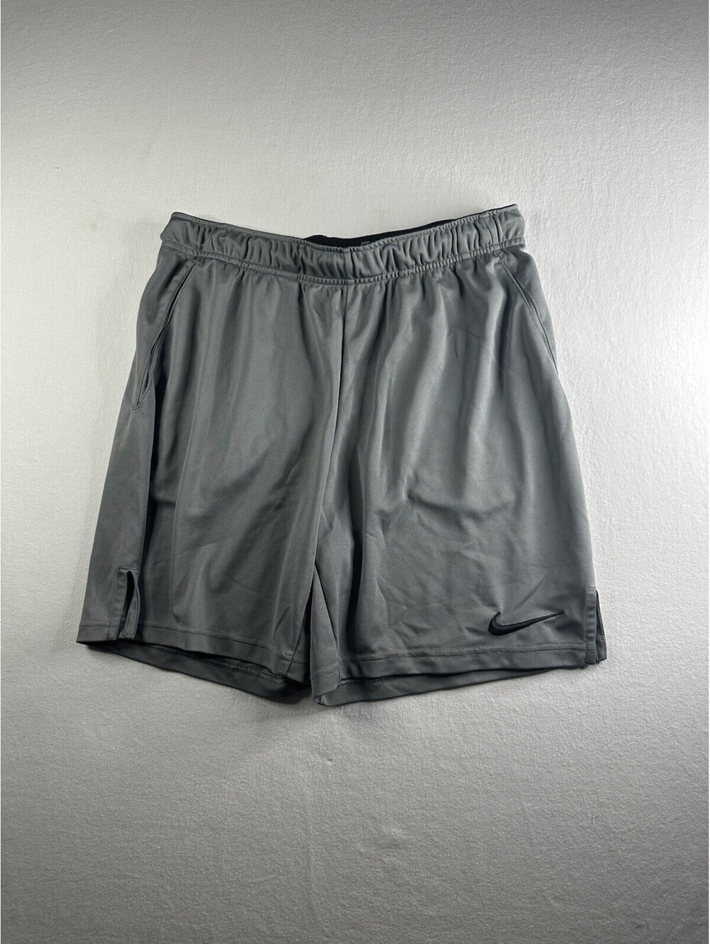 Nike Men's Dri-FIT Athletic Shorts Gray Size M Regular Fit Drawstring Pockets